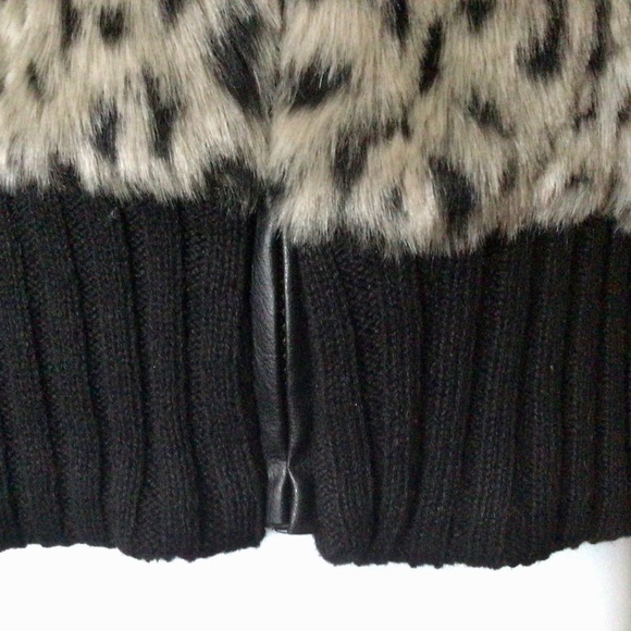 Jacket looks like a vest. Different and cute. - Picture 7 of 14